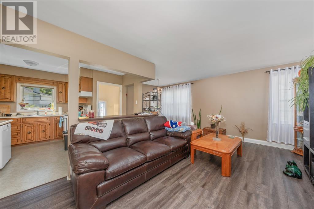Photo 8 of 751 Kemsley Drive, Sarnia ON