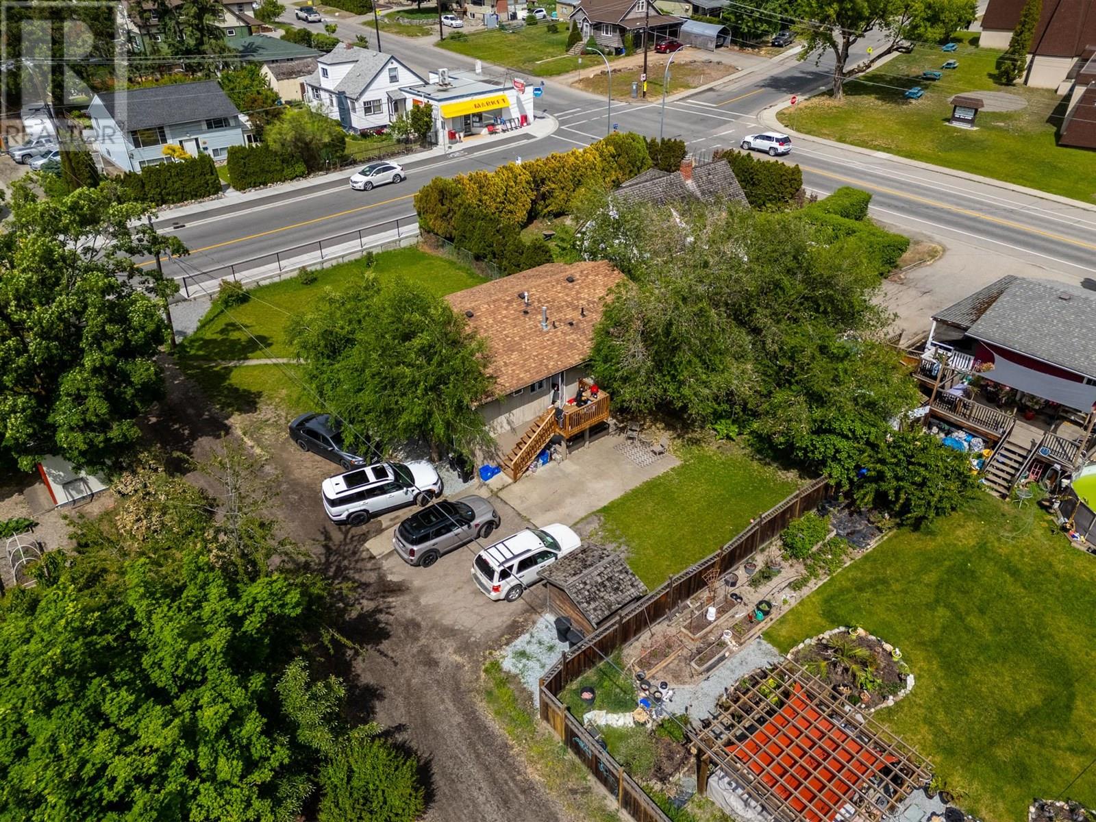 Photo 13 of 1502 32 Avenue, Vernon BC