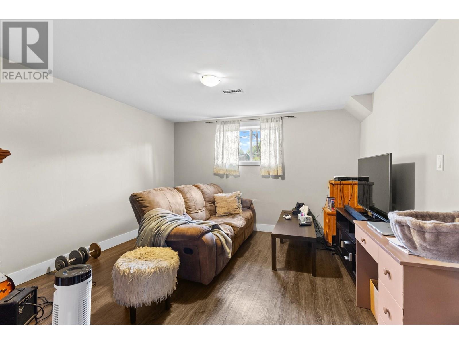 Photo 16 of 1502 32 Avenue, Vernon BC