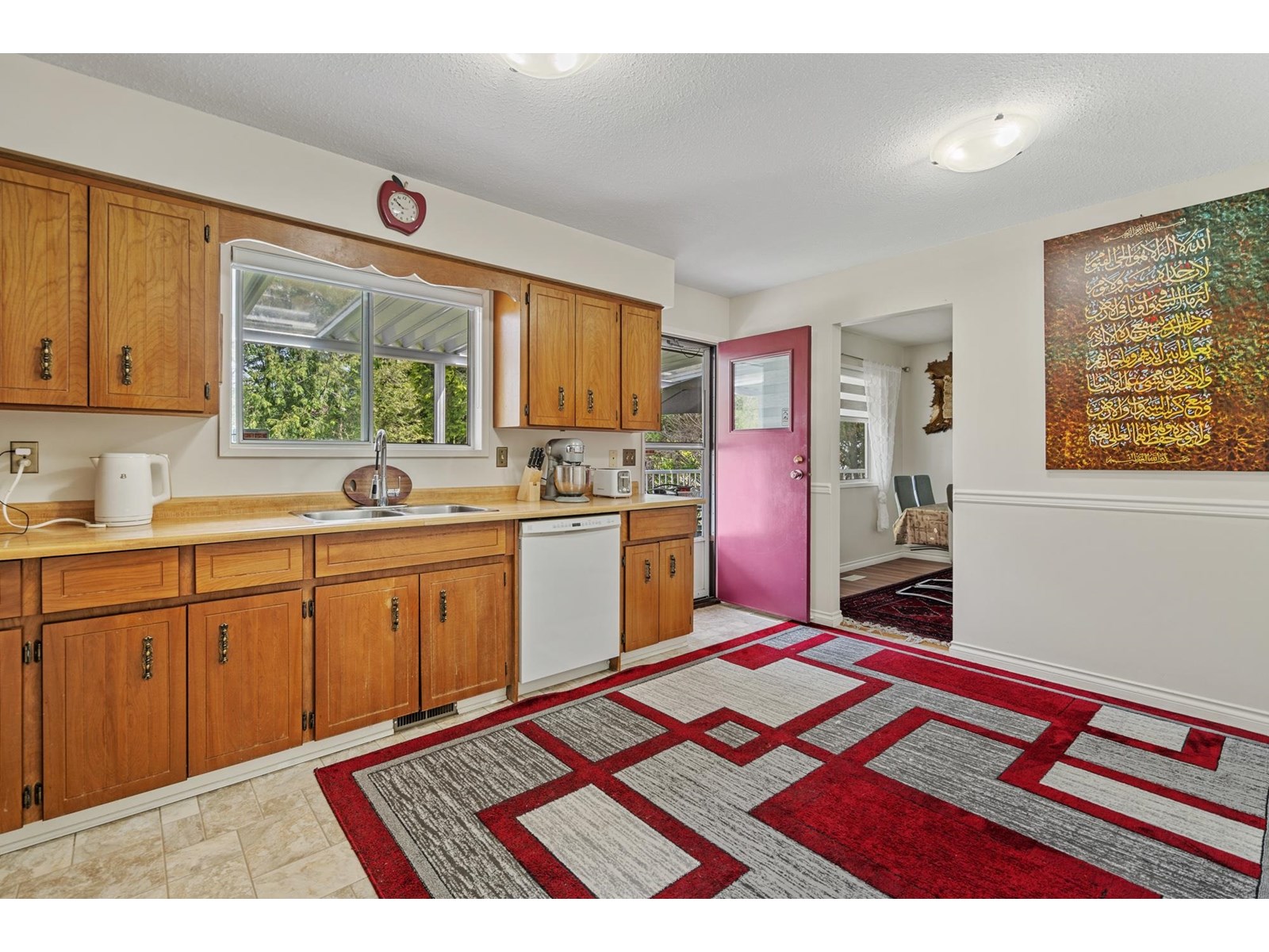 Photo 4 of 2542 Springhill Street, Abbotsford BC