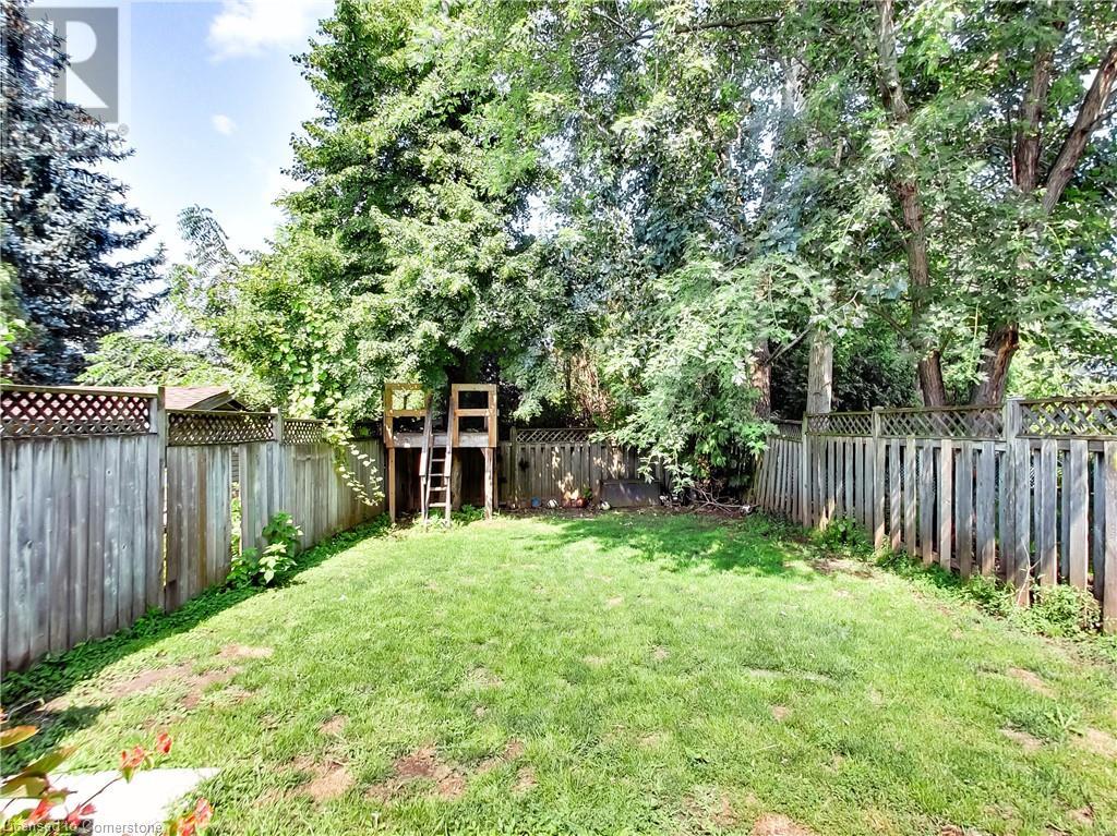 Photo 23 of 22 Hedgelawn Drive, Grimsby ON