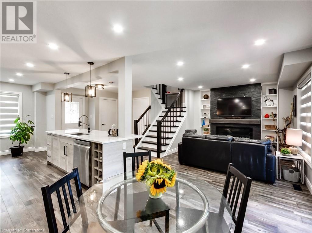 Photo 12 of 22 Hedgelawn Drive, Grimsby ON