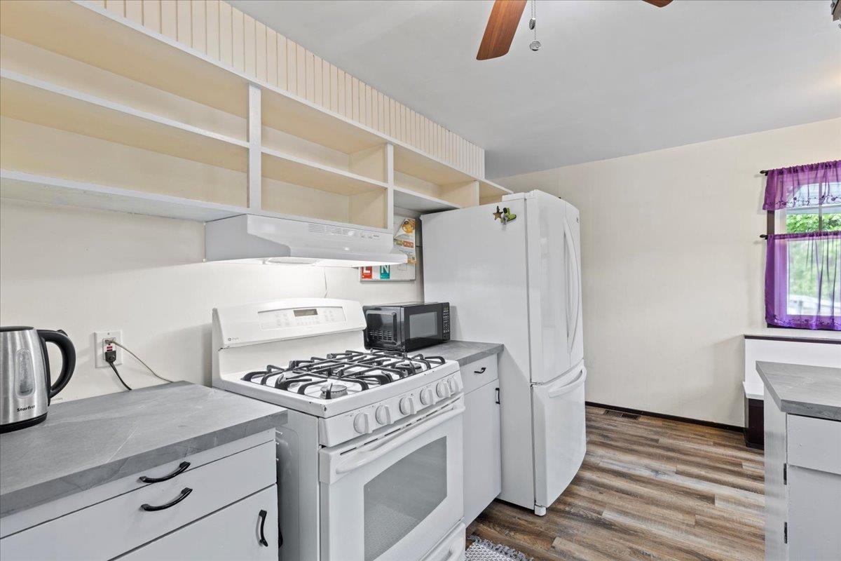Photo 13 of 33721 Morey Avenue, Abbotsford BC