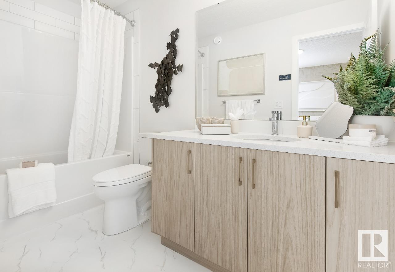 Photo 2 of 11977 35 Av Sw, Edmonton AB