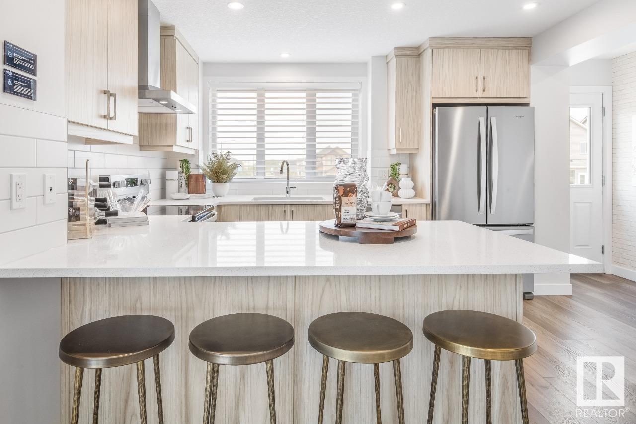 Photo 10 of 11977 35 Av Sw, Edmonton AB