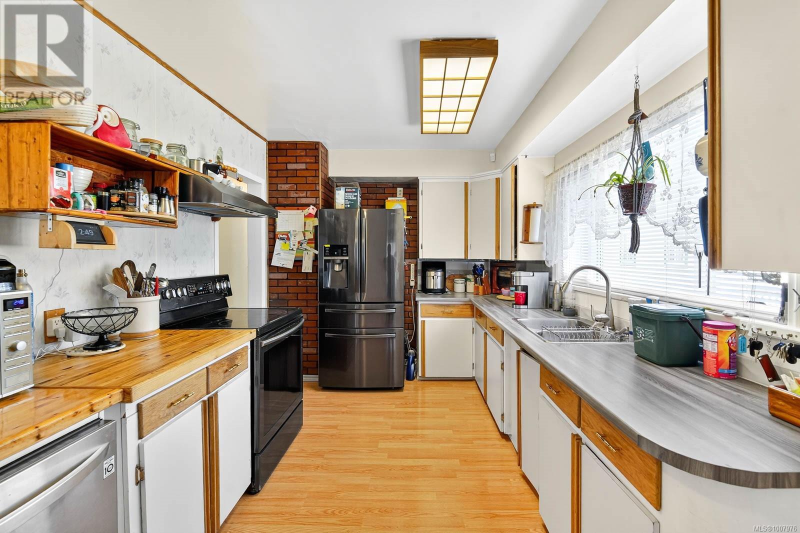 2635 5th Ave - 5