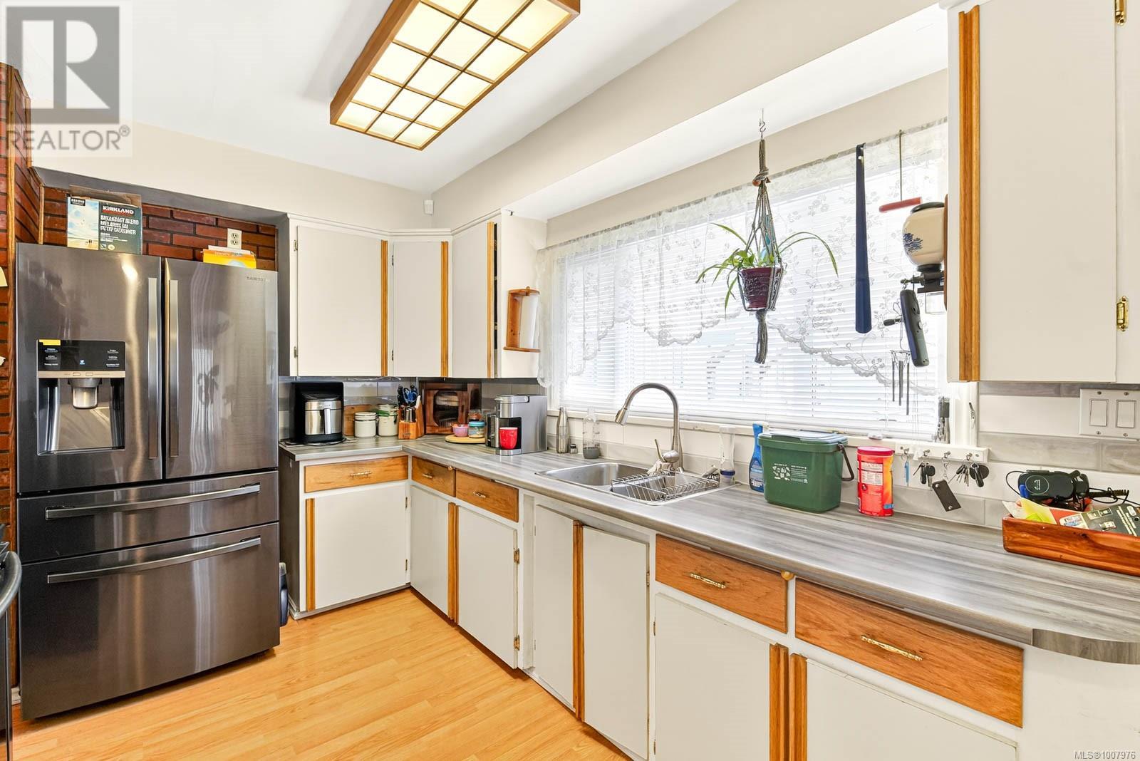 2635 5th Ave - 6