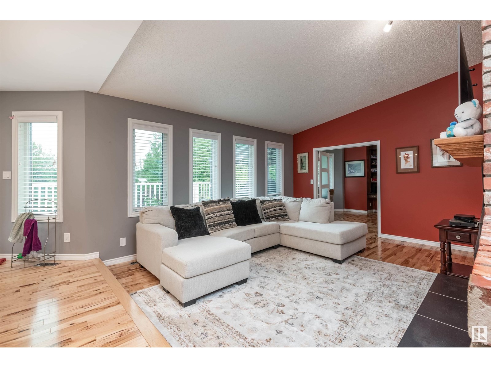 Photo 11 of 8 Carmel Cl, Sherwood Park AB