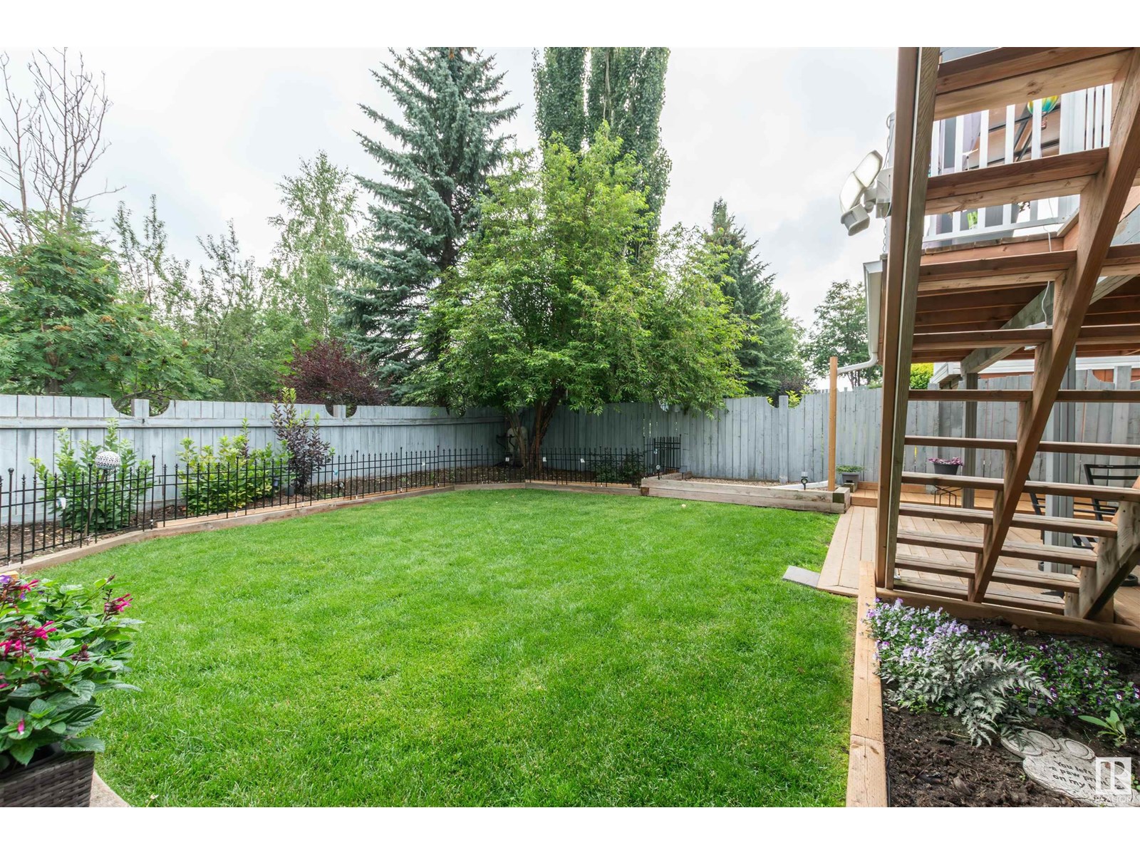 Photo 38 of 8 Carmel Cl, Sherwood Park AB