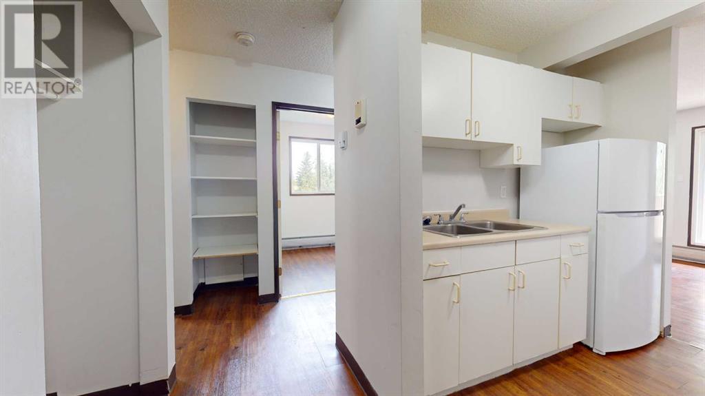 Photo 4 of 204 5117 44 Street, High Prairie AB