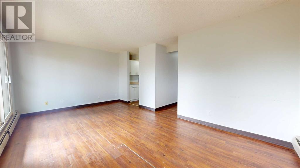 Photo 2 of 204 5117 44 Street, High Prairie AB