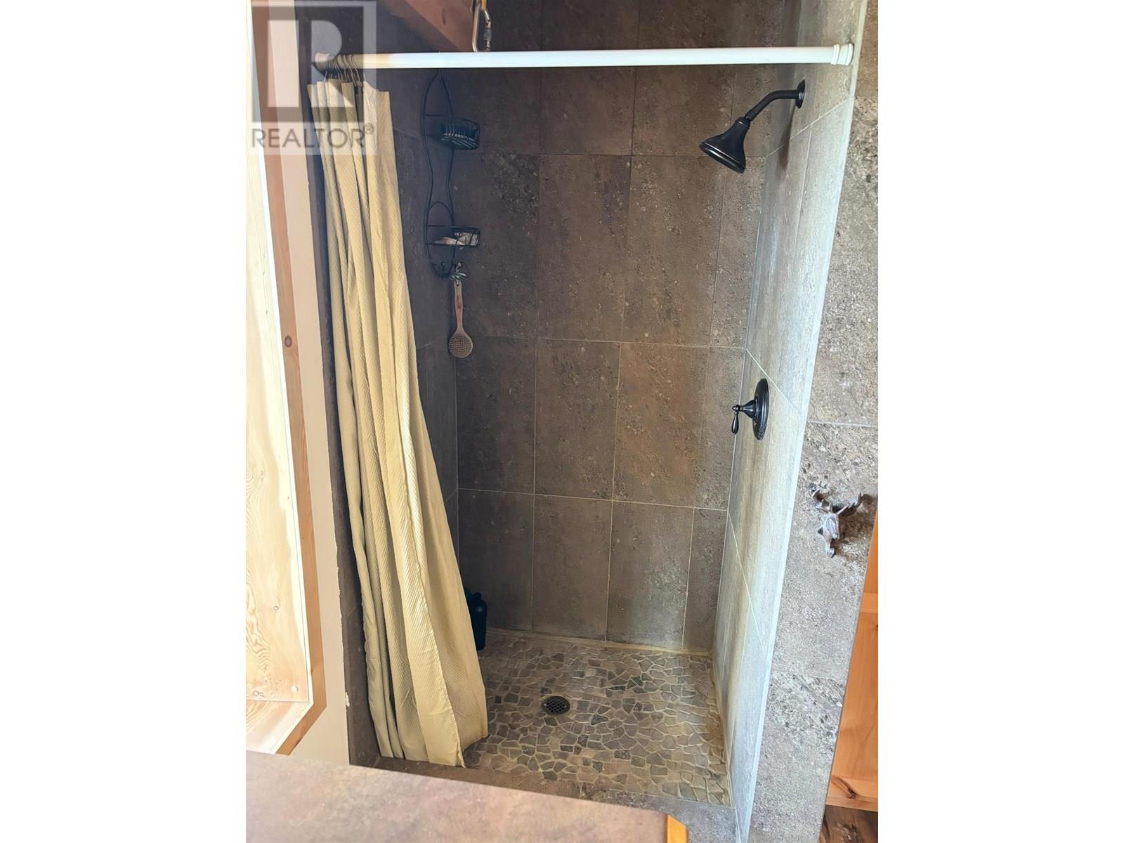 9397 NAZKO ROAD - 29