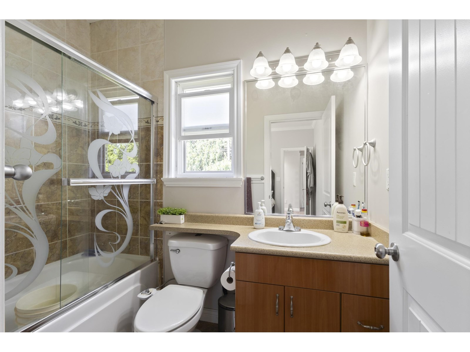 Photo 19 of 6453 141 A Street, Surrey BC