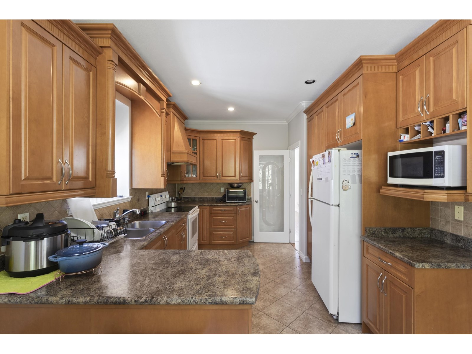 Photo 7 of 6453 141 A Street, Surrey BC