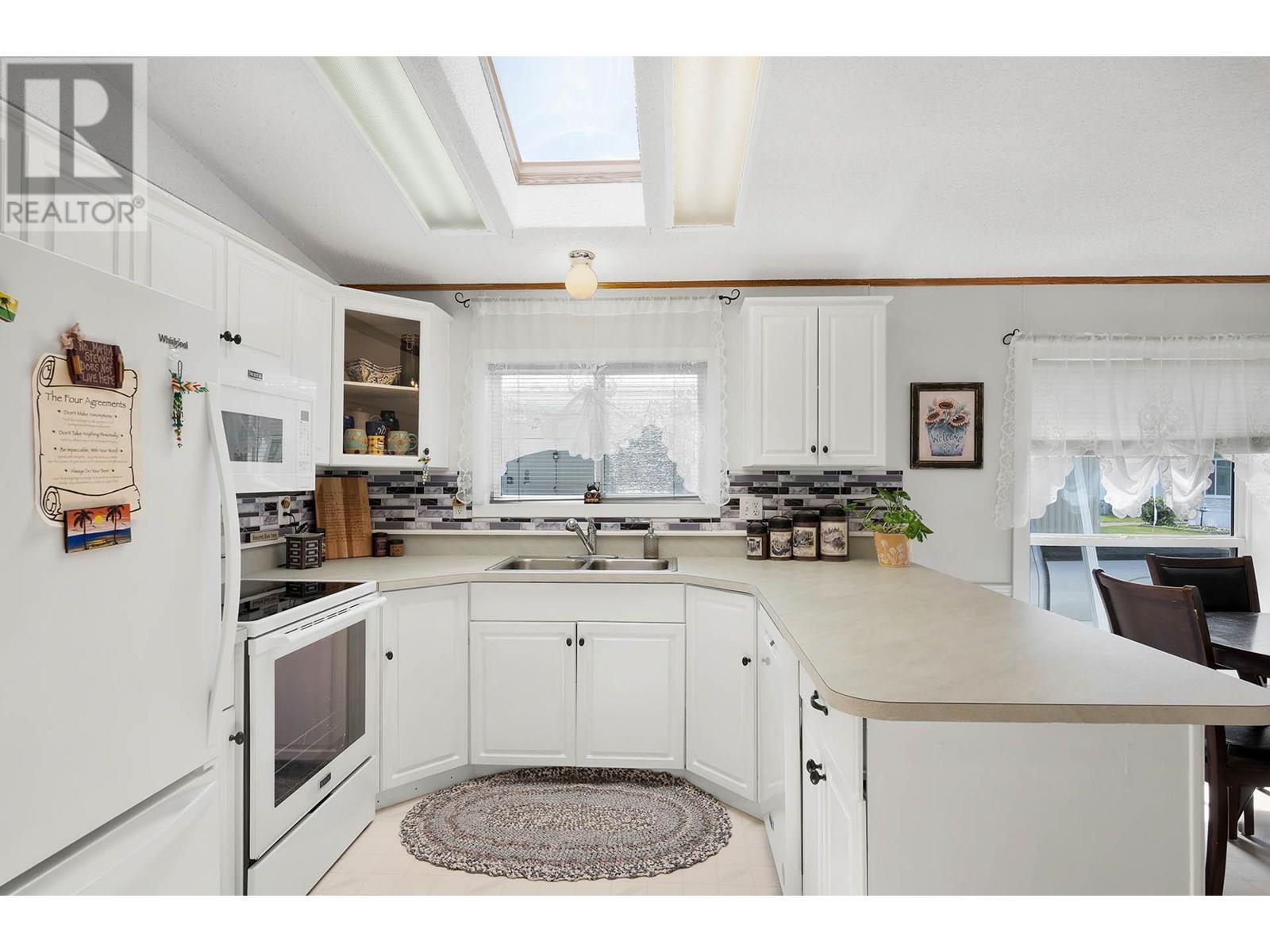 Photo 4 of 2400 Oakdale Way Unit 30, Kamloops BC