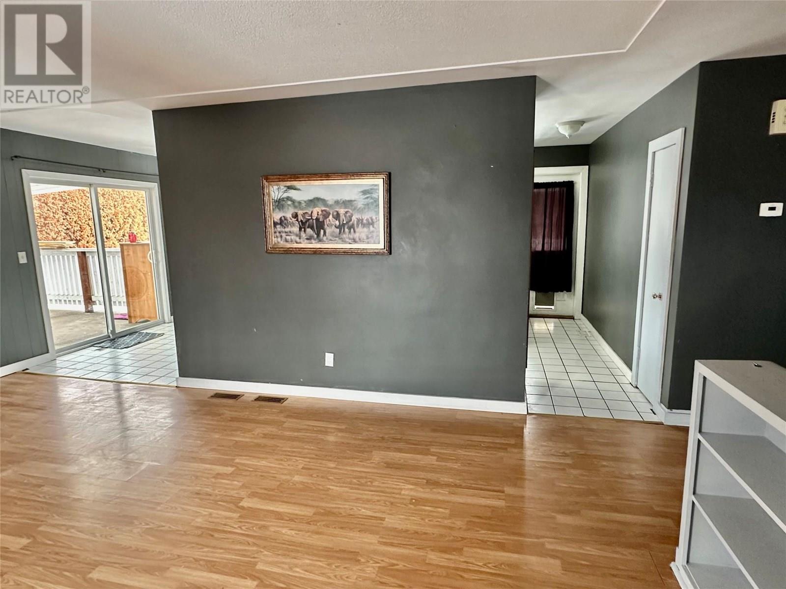 Photo 7 of 475 Hollywood Road S, Kelowna BC