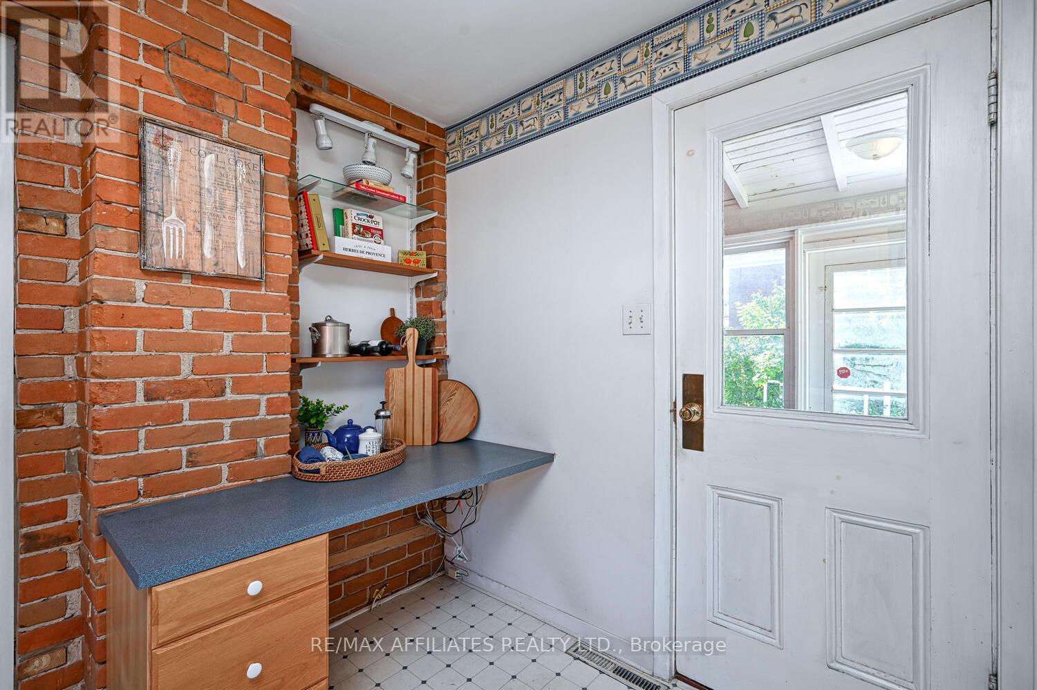 Photo 23 of 70 Mcgill Street N, Smiths Falls ON