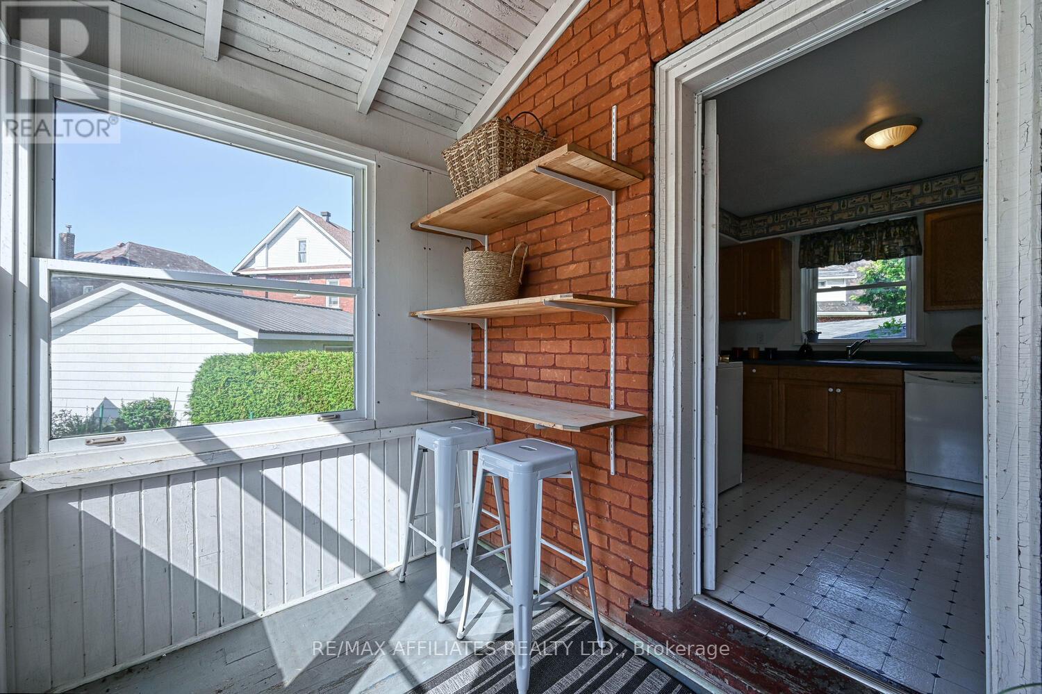 Photo 11 of 70 Mcgill Street N, Smiths Falls ON