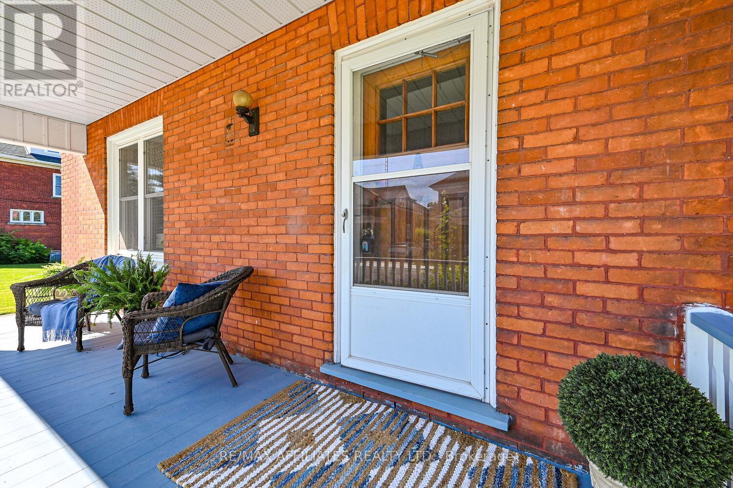 Photo 35 of 70 Mcgill Street N, Smiths Falls ON