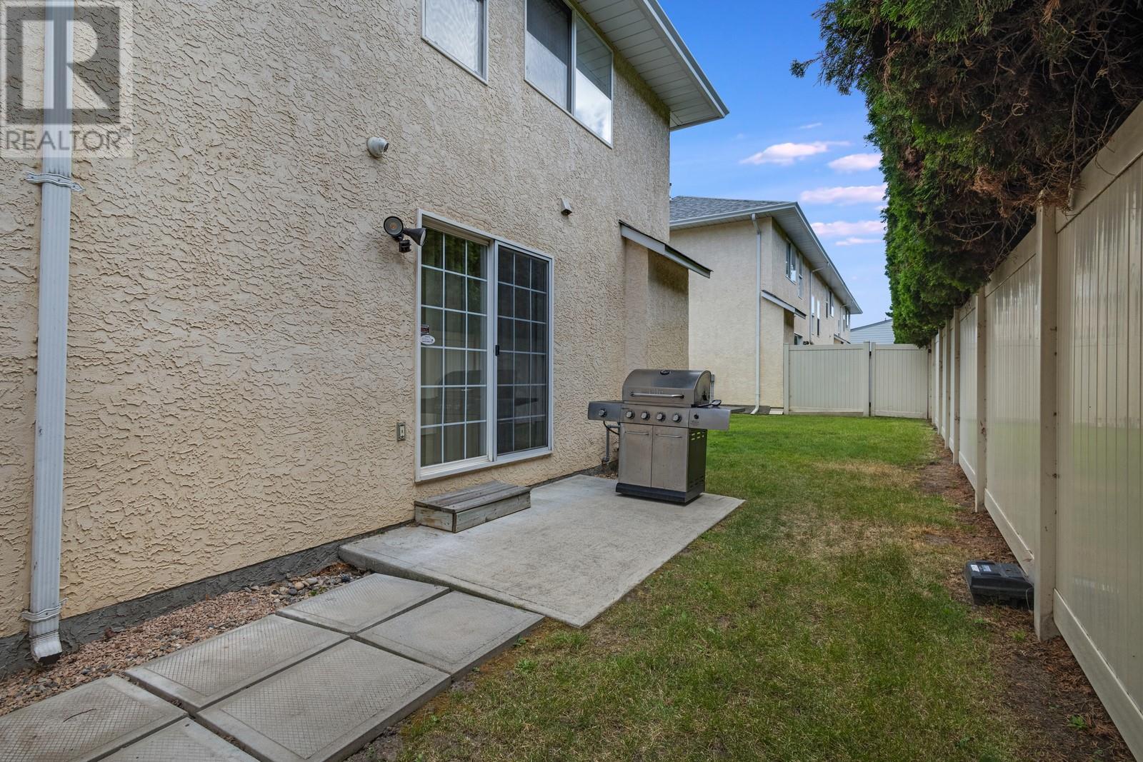 Photo 11 of 142 Prior Road S, Kelowna BC