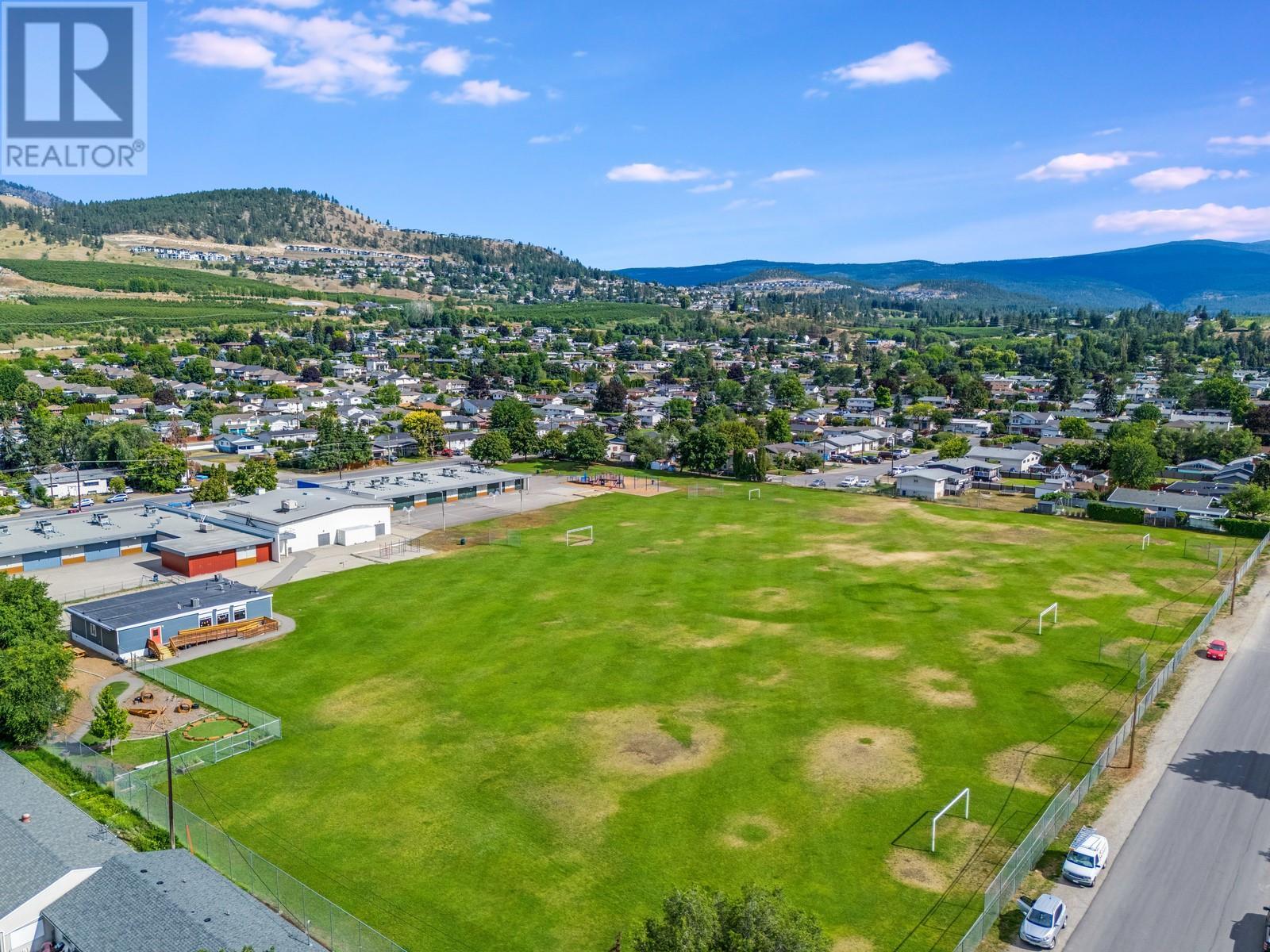 Photo 18 of 142 Prior Road S, Kelowna BC