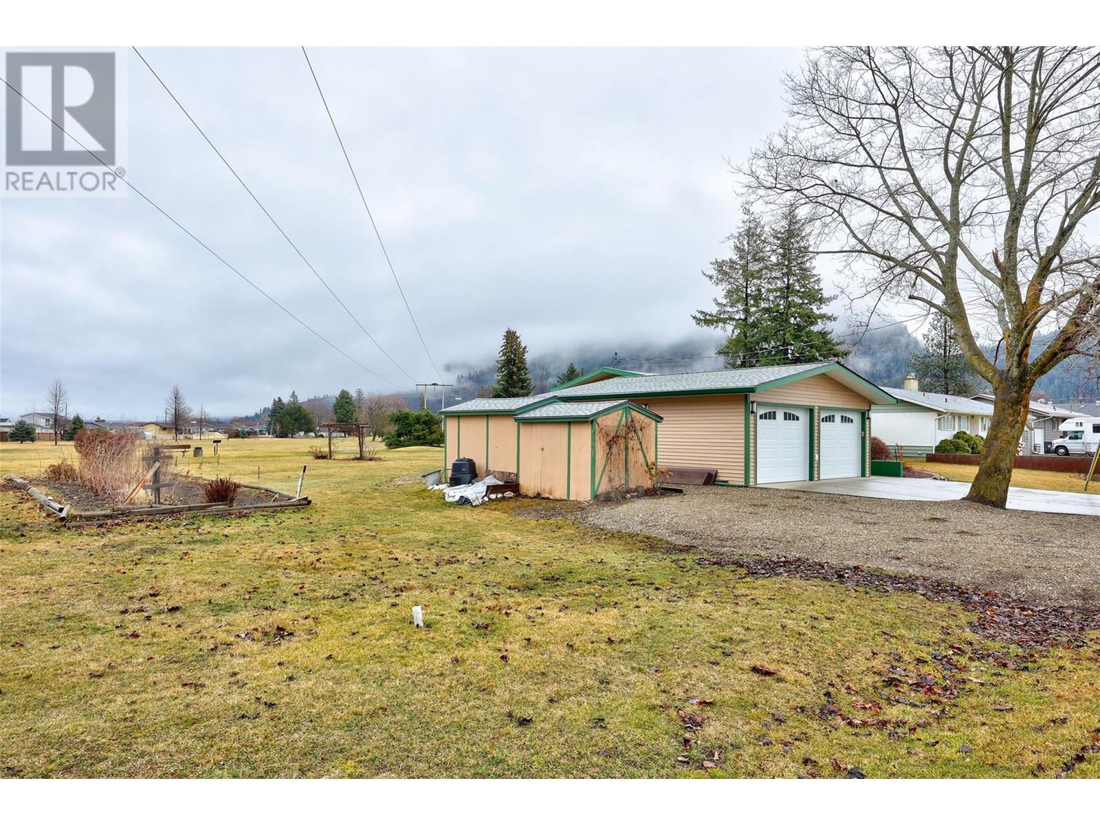Photo 23 of 515 Pine Street, Chase BC