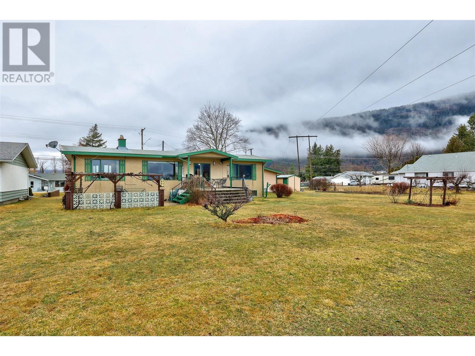 Photo 8 of 515 Pine Street, Chase BC