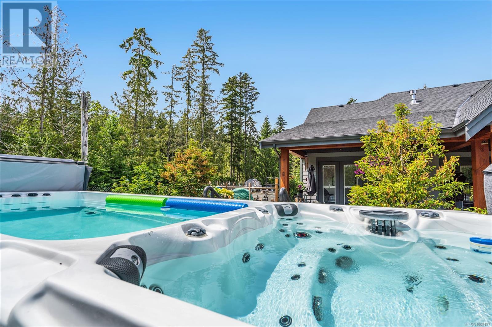 Photo 2 of 1248 Station Rd, Coombs BC