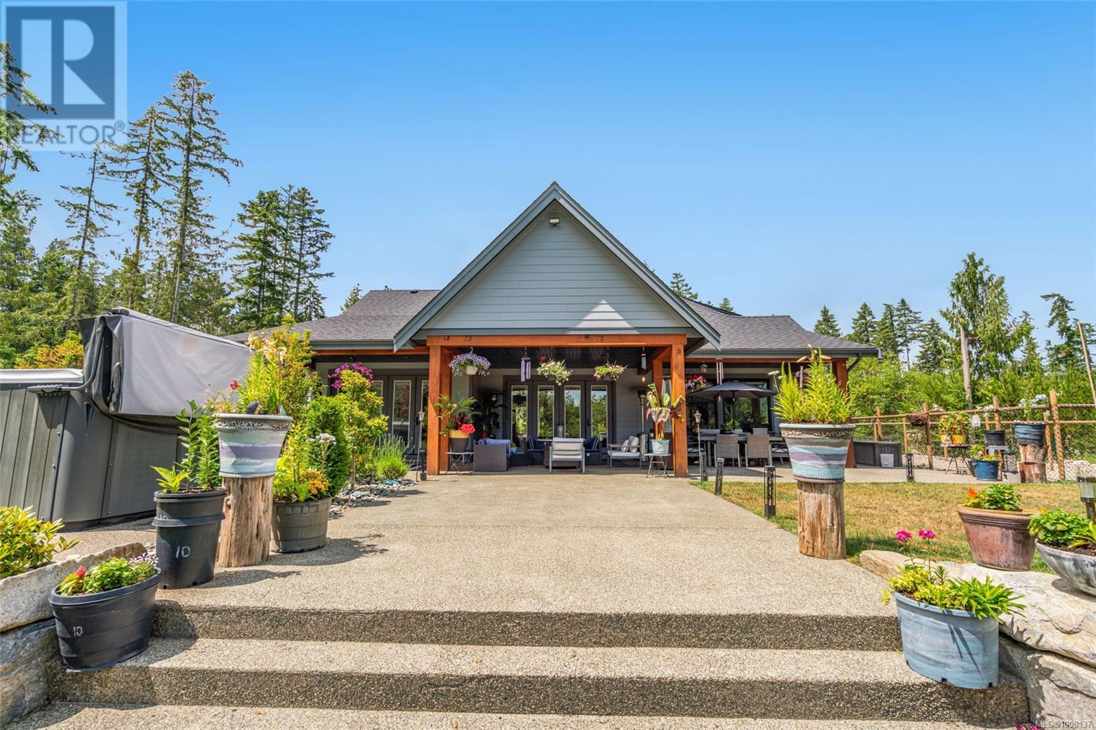 Photo 13 of 1248 Station Rd, Coombs BC