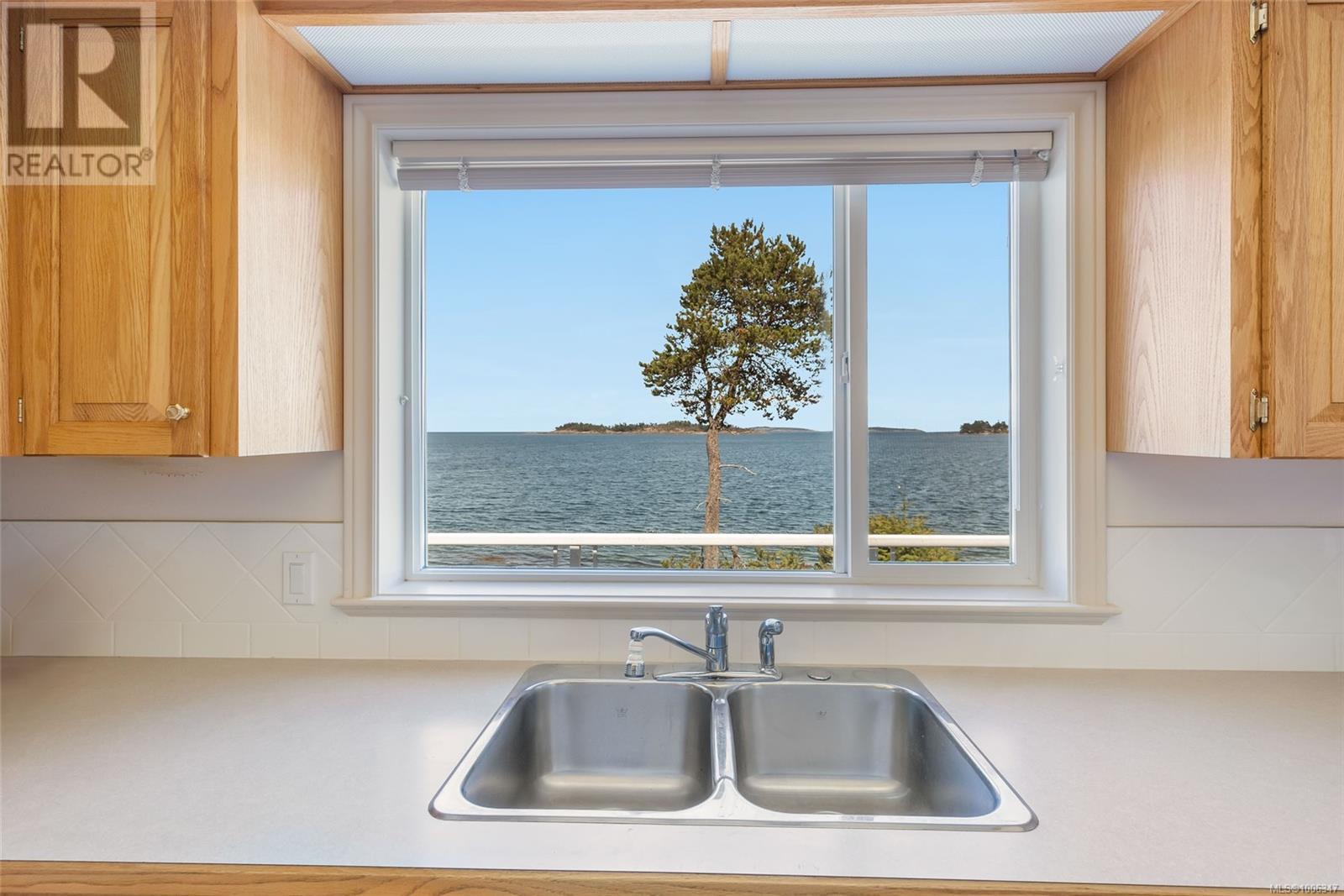 Photo 2 of 1428 Madrona Dr, Nanoose Bay BC