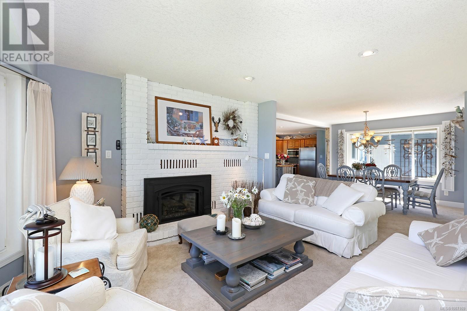 Photo 18 of 1009 Eaglecrest Dr, Qualicum Beach BC