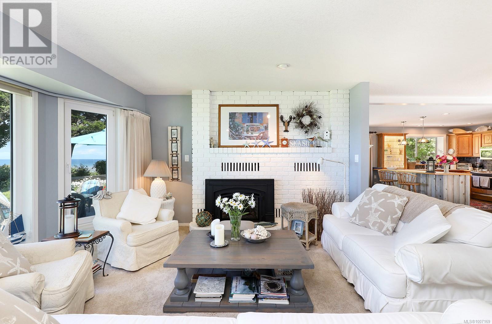 Photo 17 of 1009 Eaglecrest Dr, Qualicum Beach BC