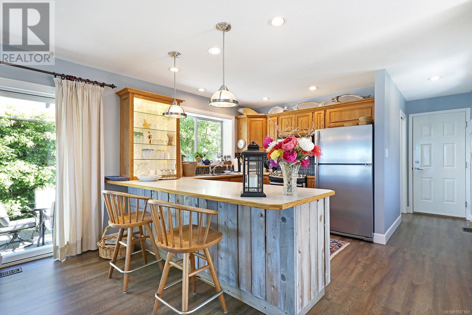 Photo 25 of 1009 Eaglecrest Dr, Qualicum Beach BC