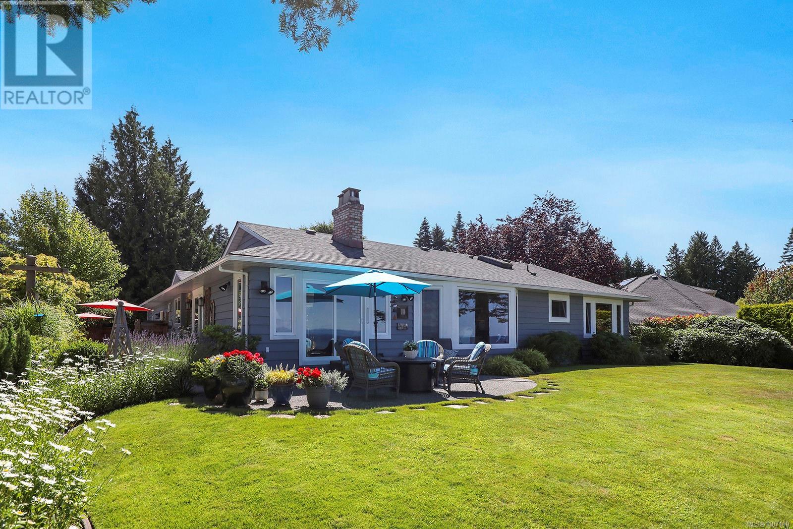 Photo 36 of 1009 Eaglecrest Dr, Qualicum Beach BC