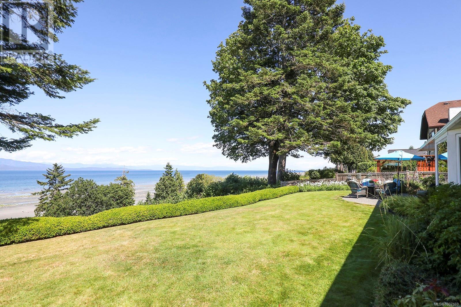 Photo 34 of 1009 Eaglecrest Dr, Qualicum Beach BC