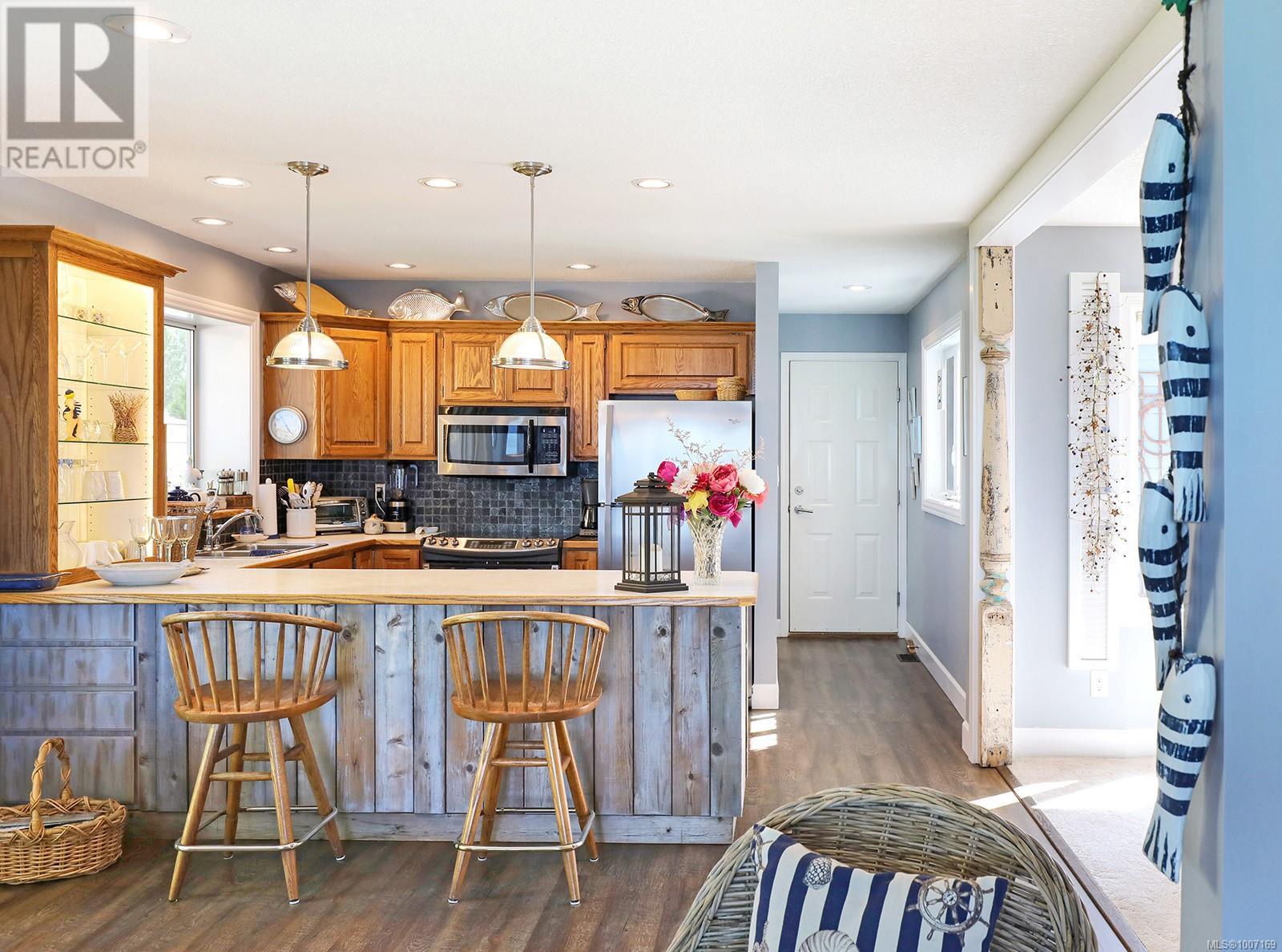 Photo 24 of 1009 Eaglecrest Dr, Qualicum Beach BC