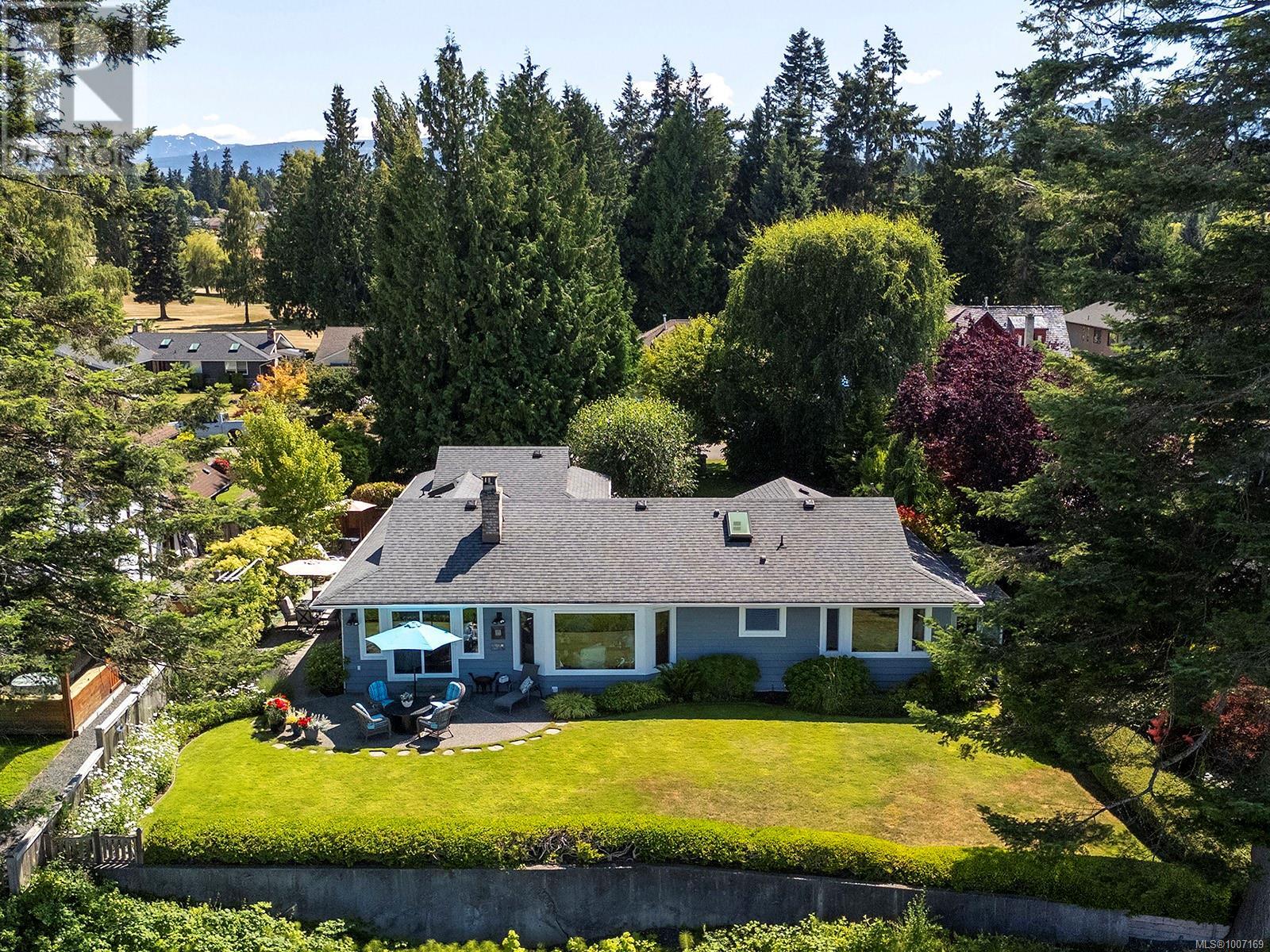 Photo 44 of 1009 Eaglecrest Dr, Qualicum Beach BC
