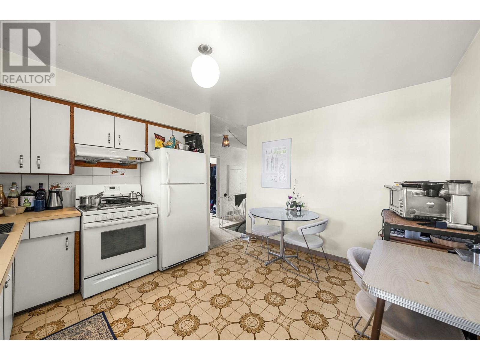 Photo 36 of 4561 Manor Street, Vancouver BC