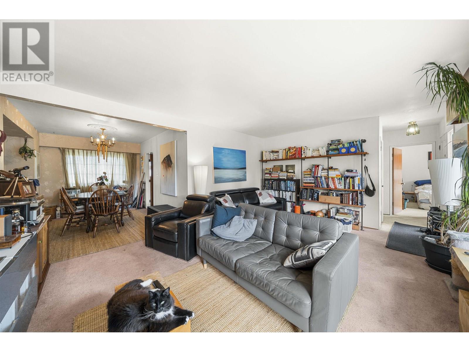 Photo 2 of 4561 Manor Street, Vancouver BC