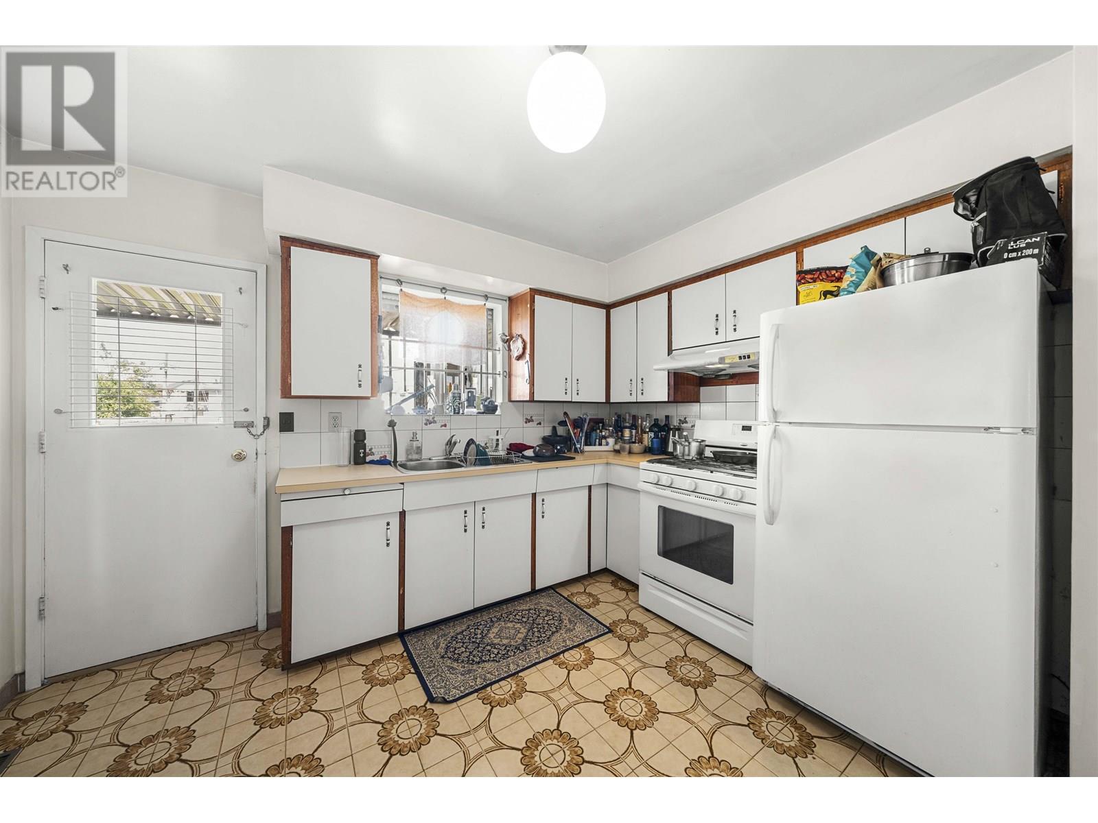 Photo 35 of 4561 Manor Street, Vancouver BC
