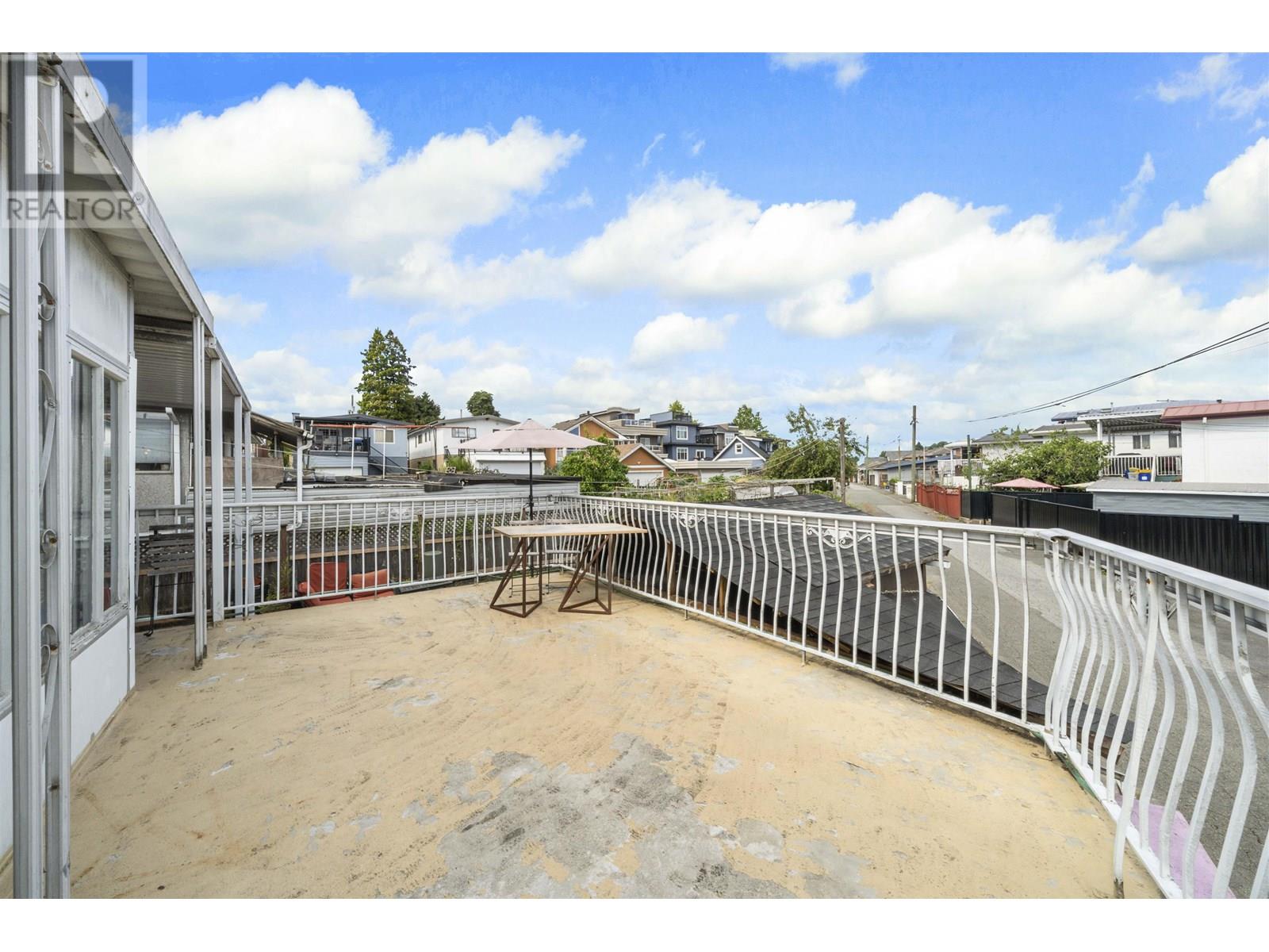 Photo 7 of 4561 Manor Street, Vancouver BC