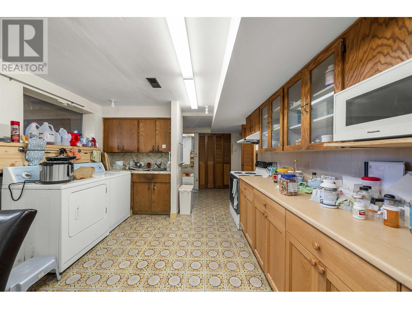 Photo 17 of 4561 Manor Street, Vancouver BC