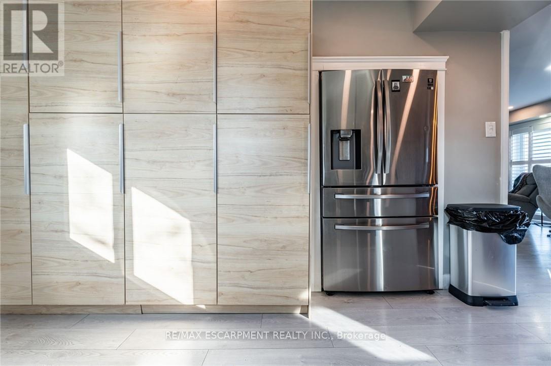 Photo 14 of 735 Beach Boulevard, Hamilton ON