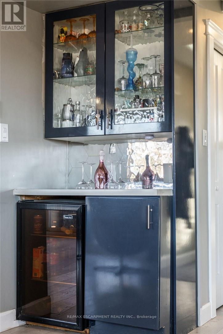 Photo 21 of 735 Beach Boulevard, Hamilton ON
