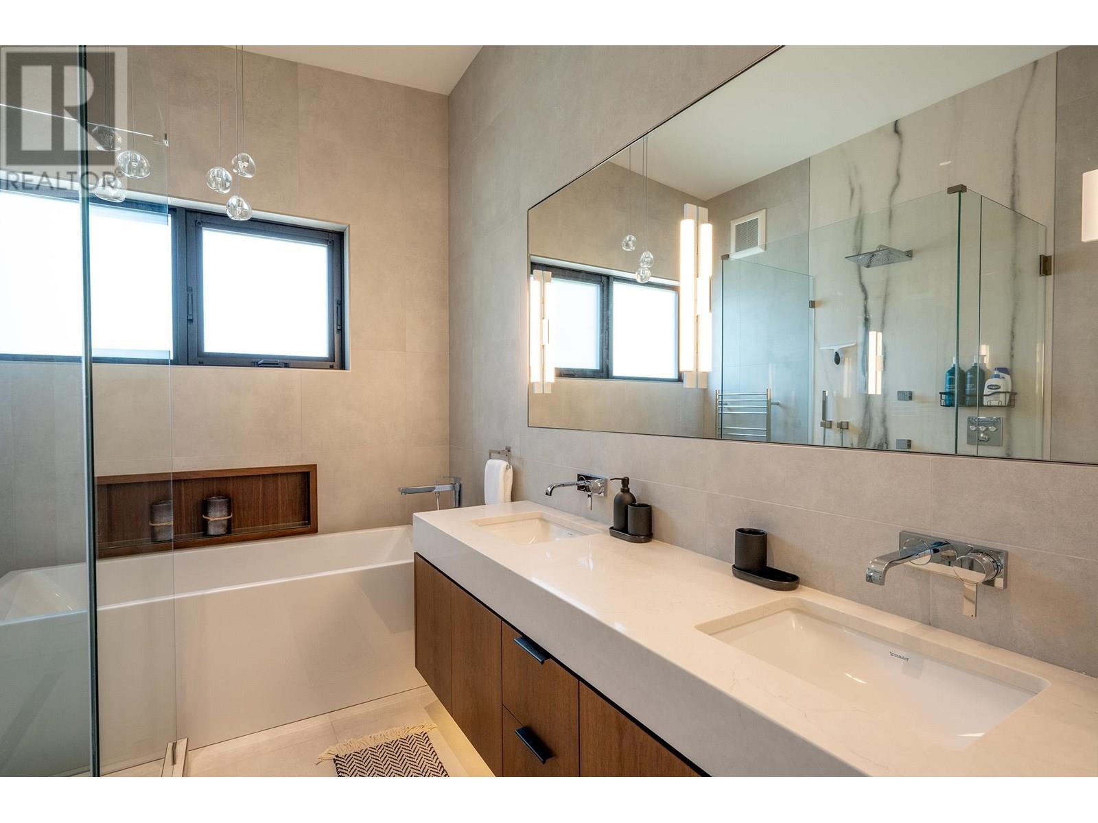 8504 DRIFTER WAY, Whistler
