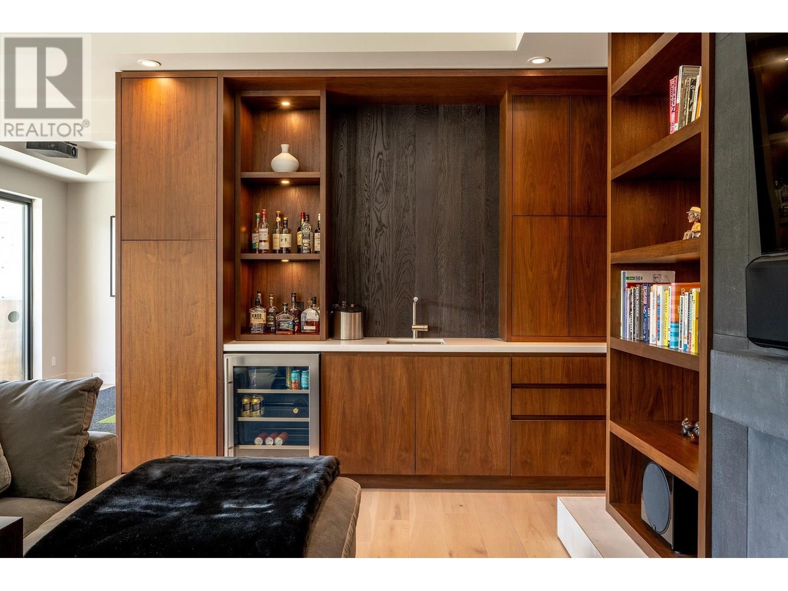 8504 DRIFTER WAY, Whistler
