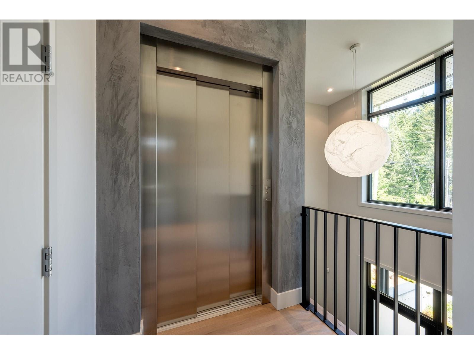 8504 DRIFTER WAY, Whistler