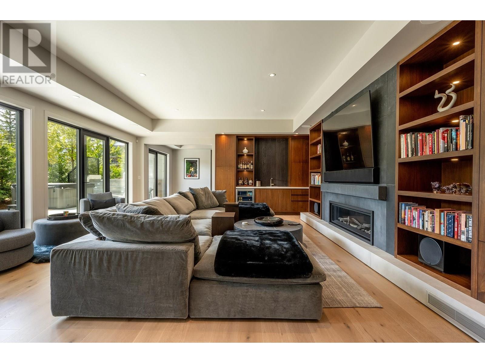 8504 DRIFTER WAY, Whistler