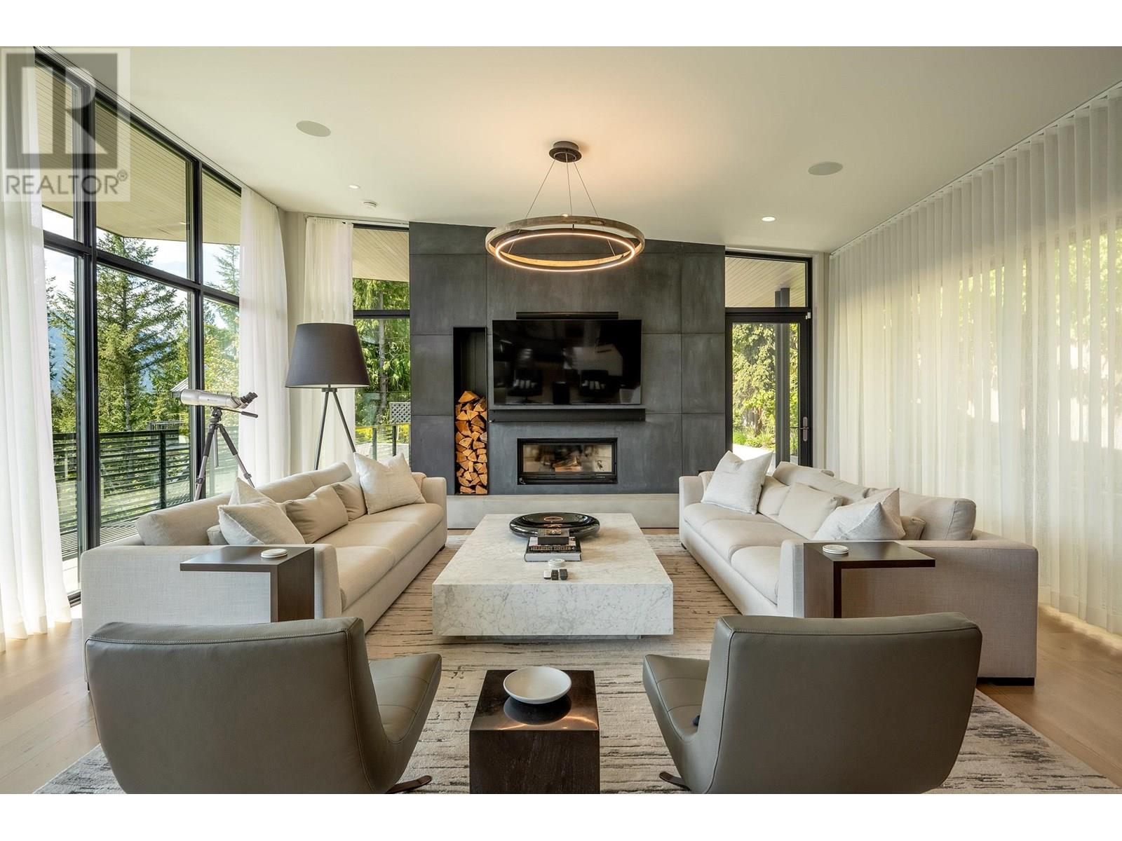 8504 DRIFTER WAY, Whistler