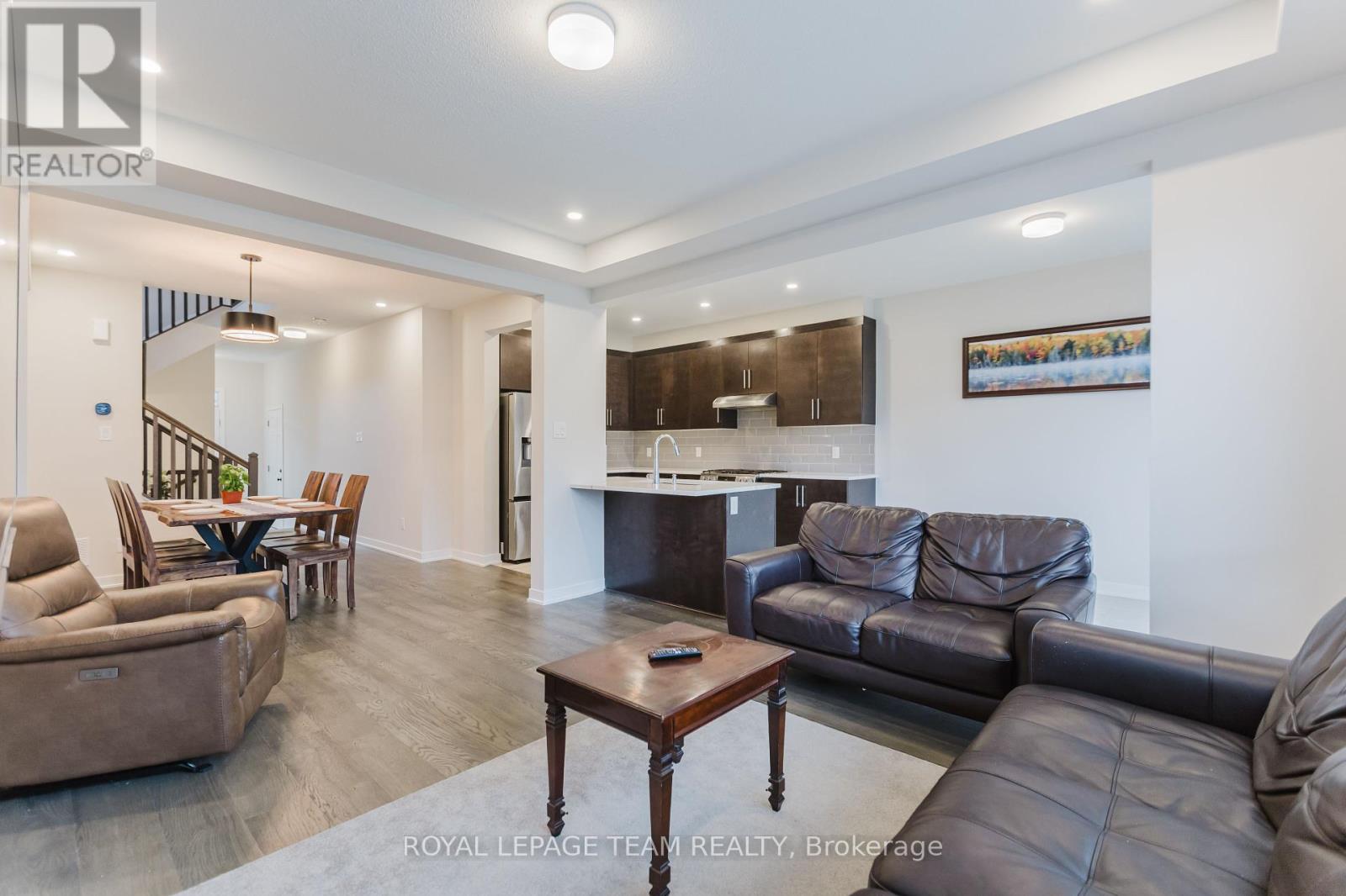 Photo 2 of 611 Fenwick Way, Ottawa ON